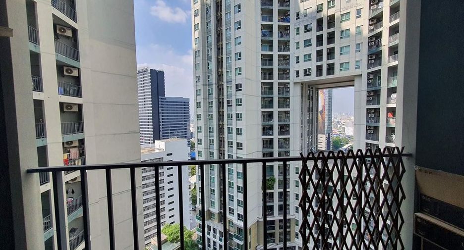 For sale and for rent 3 bed condo in Huai Khwang, Bangkok