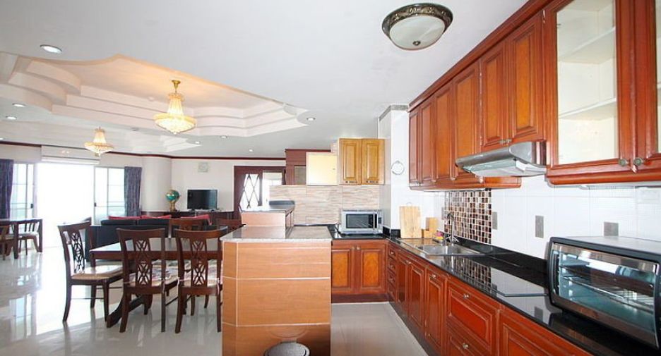 For rent 3 bedrooms condo in Bang Lamung, Chonburi