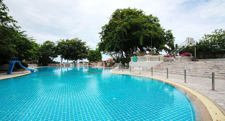 For rent 3 bedrooms condo in Bang Lamung, Chonburi