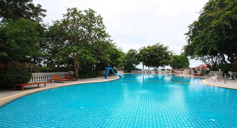 For rent 3 bedrooms condo in Bang Lamung, Chonburi