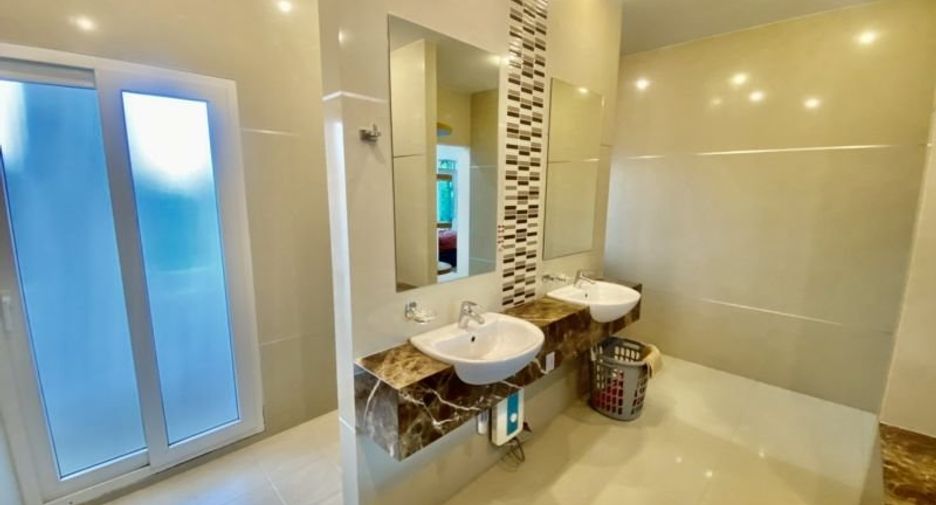 For rent 4 bedrooms house in Bang Lamung, Chonburi
