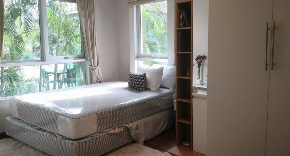 For sale 5 bed condo in Huai Khwang, Bangkok
