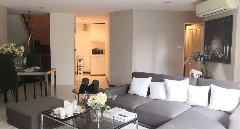 For sale 5 bed condo in Huai Khwang, Bangkok