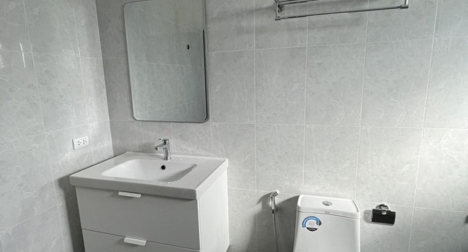 Продажа 3 спальни дом в Саттахип, Чонбури