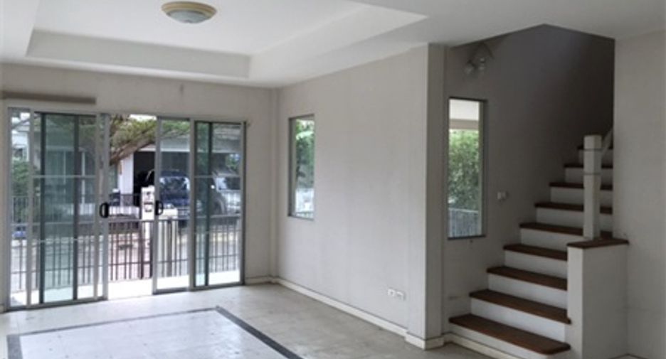 For sale 3 ベッドルーム house in Bang Sao Thong, Samut Prakan