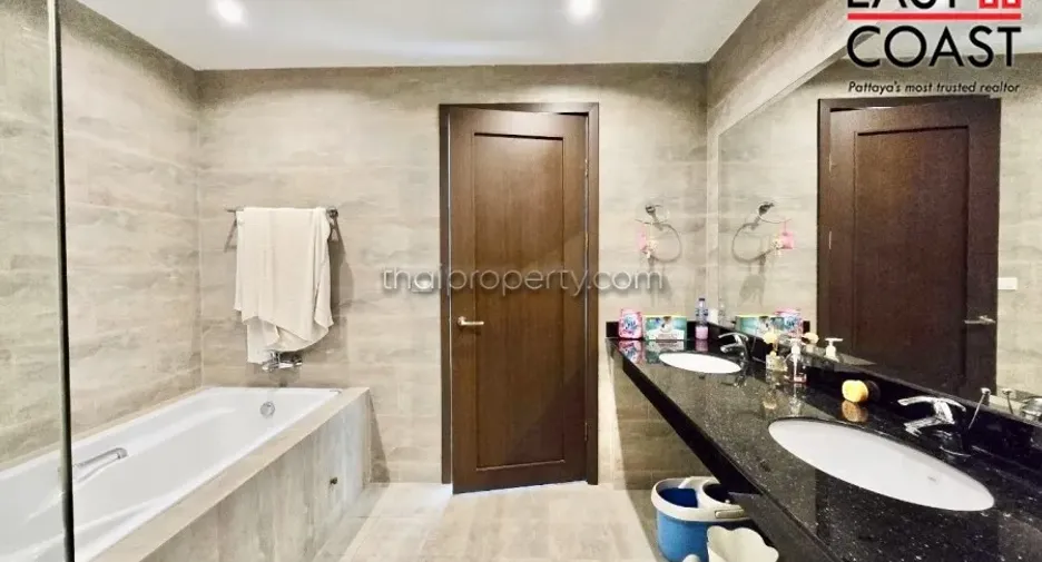 For sale 2 bedrooms condo in Jomtien, Pattaya