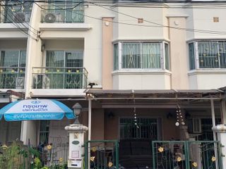For rent 3 bed townhouse in Mueang Samut Prakan, Samut Prakan