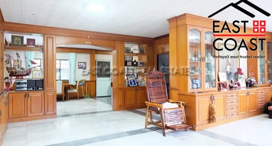 Casa en venta de 5 habitaciones en Si Racha, Chonburi