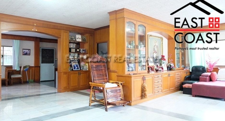 For sale 5 bedrooms house in Si Racha, Chonburi