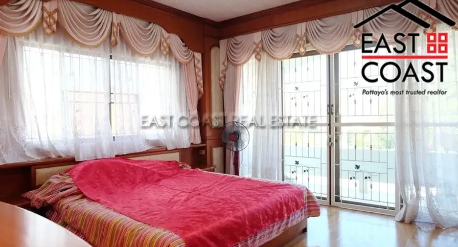 Casa en venta de 5 habitaciones en Si Racha, Chonburi