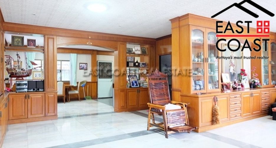 For sale 5 bedrooms house in Si Racha, Chonburi