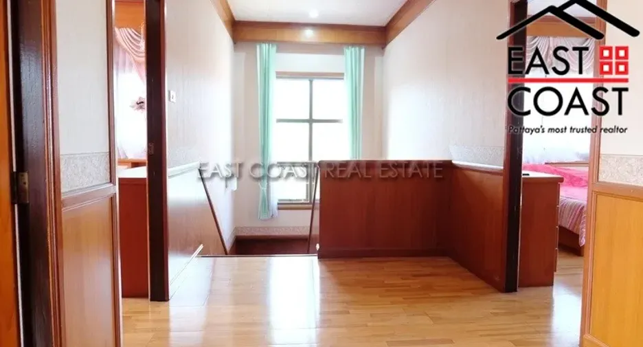 Casa en venta de 5 habitaciones en Si Racha, Chonburi