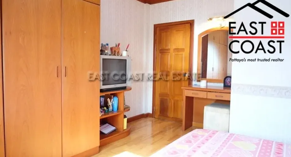 Casa en venta de 5 habitaciones en Si Racha, Chonburi
