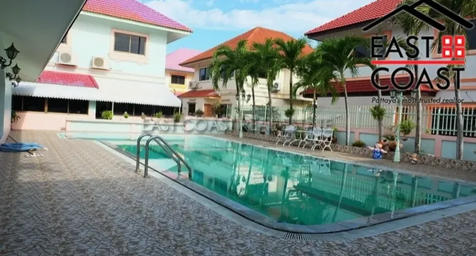 Casa en venta de 5 habitaciones en Si Racha, Chonburi