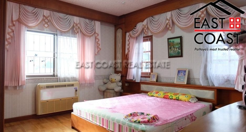 For sale 5 bedrooms house in Si Racha, Chonburi