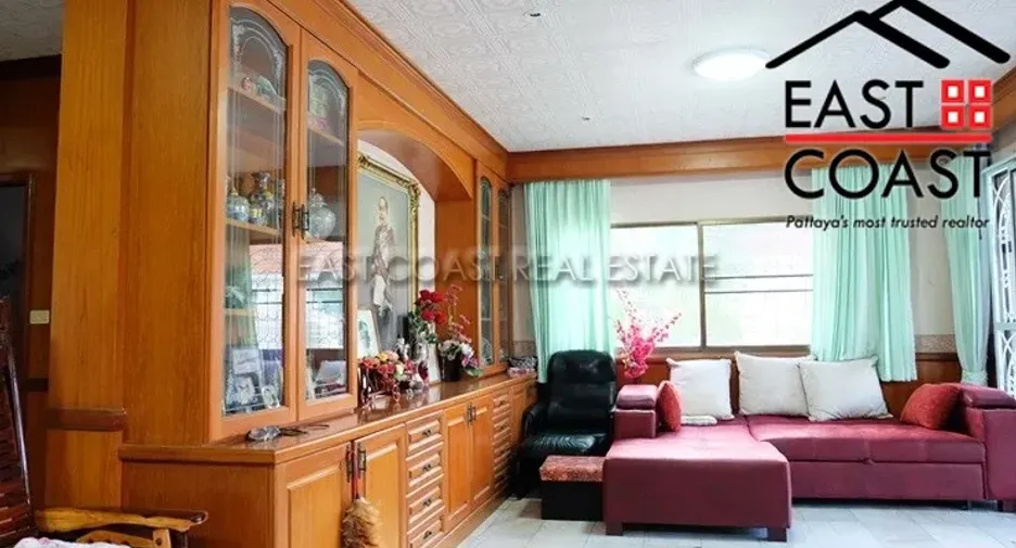 Casa en venta de 5 habitaciones en Si Racha, Chonburi