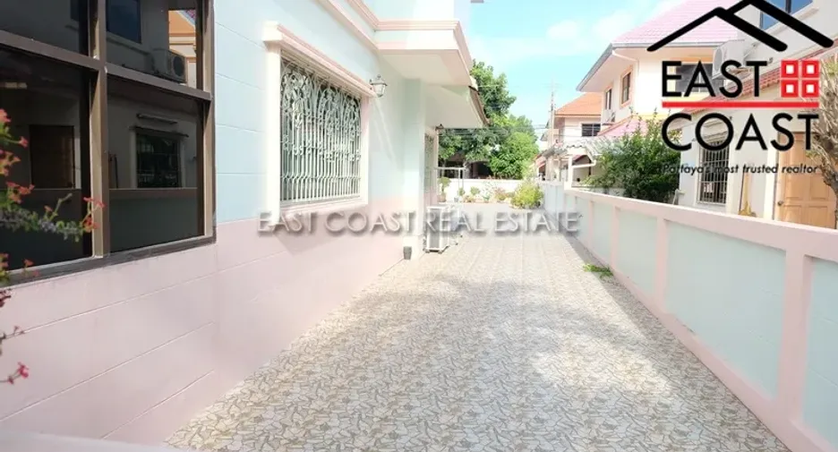 Casa en venta de 5 habitaciones en Si Racha, Chonburi