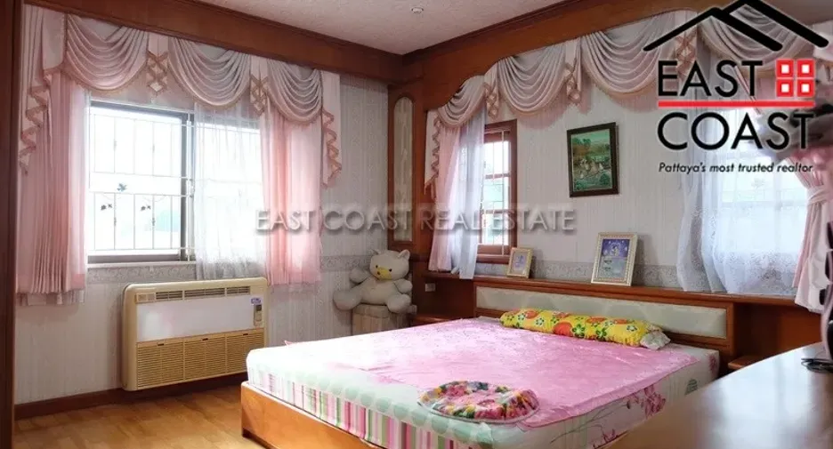 Casa en venta de 5 habitaciones en Si Racha, Chonburi