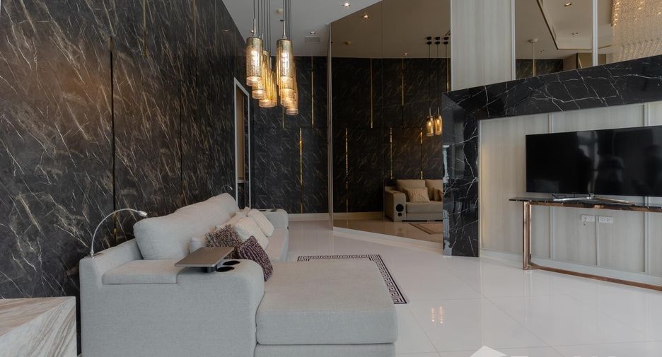 For sale 2 bed condo in Huai Khwang, Bangkok