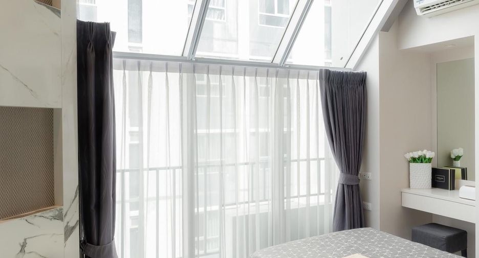 For sale 2 bed condo in Huai Khwang, Bangkok