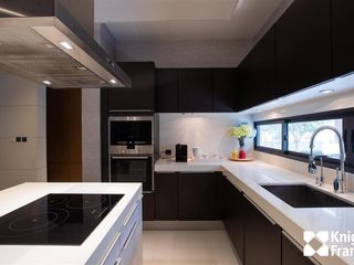 For sale 4 bedrooms house in Huai Khwang, Bangkok