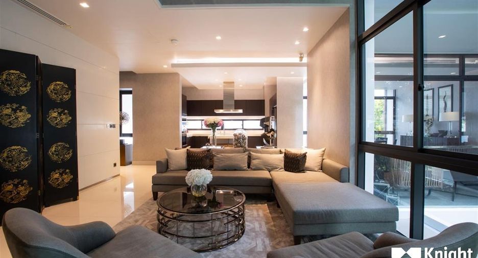 For sale 4 bed house in Huai Khwang, Bangkok