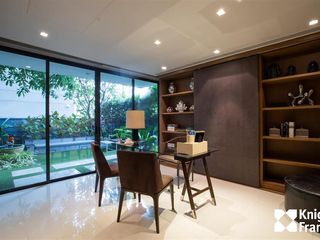 For sale 4 bedrooms house in Huai Khwang, Bangkok