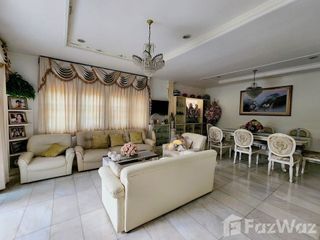 For sale 5 Beds house in Din Daeng, Bangkok