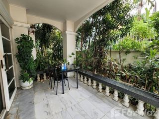 For sale 5 Beds house in Din Daeng, Bangkok