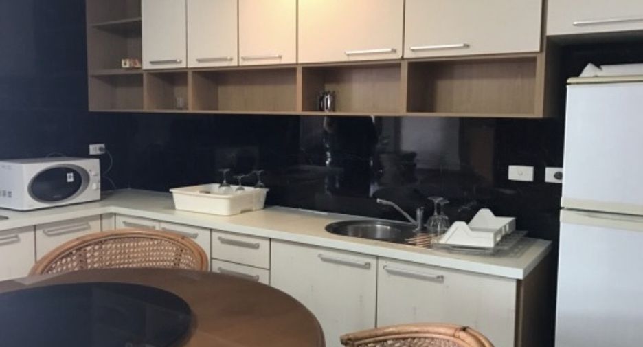 For sale 3 bedrooms condo in Bang Phlat, Bangkok