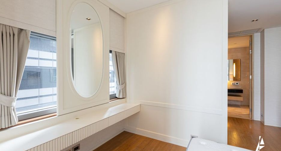 For rent and for sale 2 bedrooms condo in Sathon, Bangkok