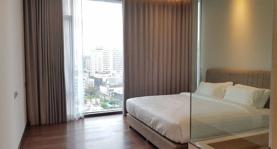 For sale 3 bed condo in Khlong Toei, Bangkok