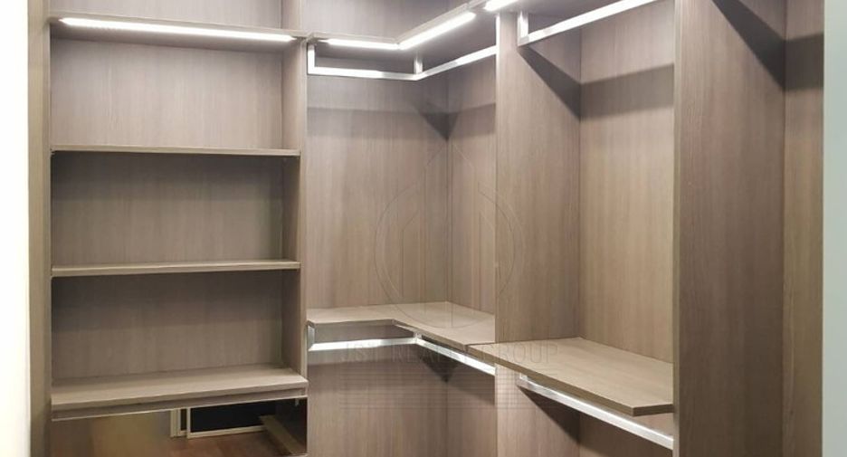 For sale 3 bed condo in Khlong Toei, Bangkok