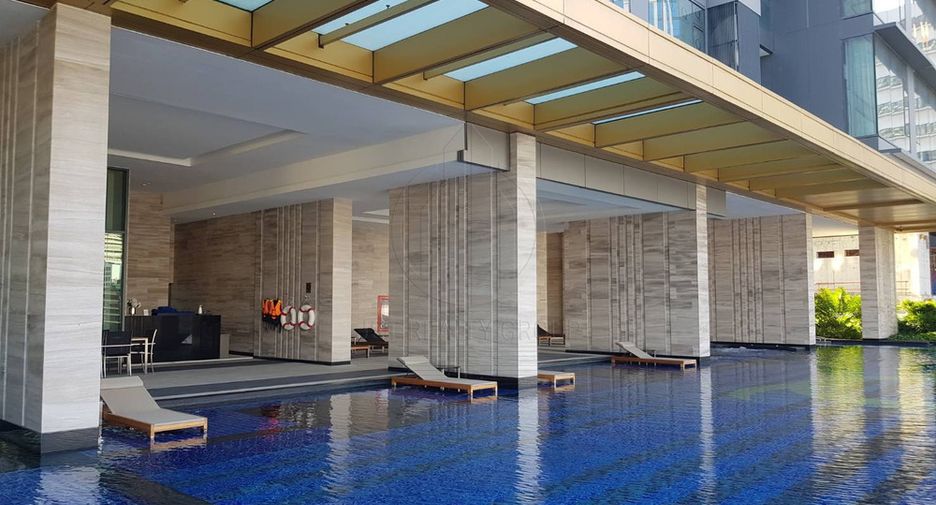 For sale 3 bed condo in Khlong Toei, Bangkok