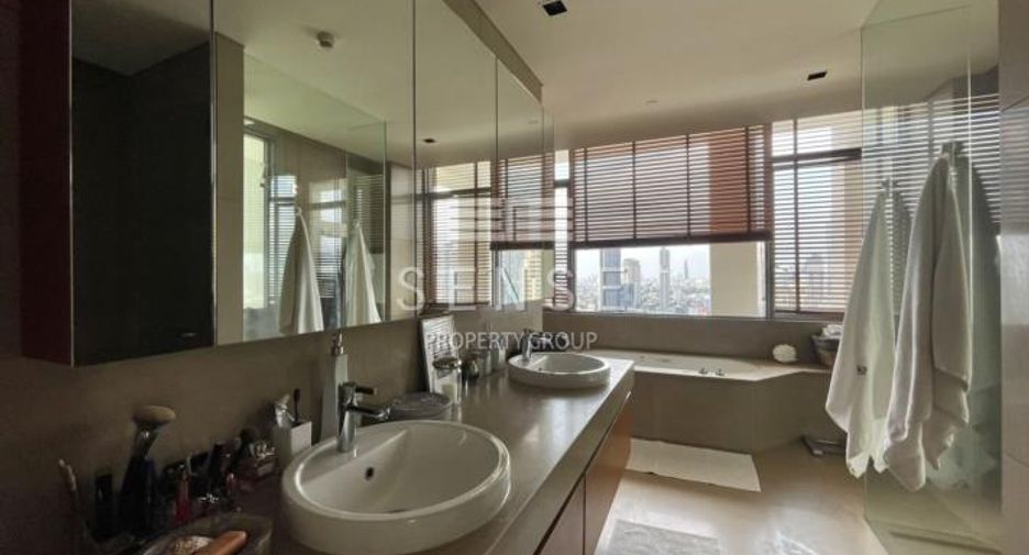 For sale 3 bedrooms condo in Sathon, Bangkok