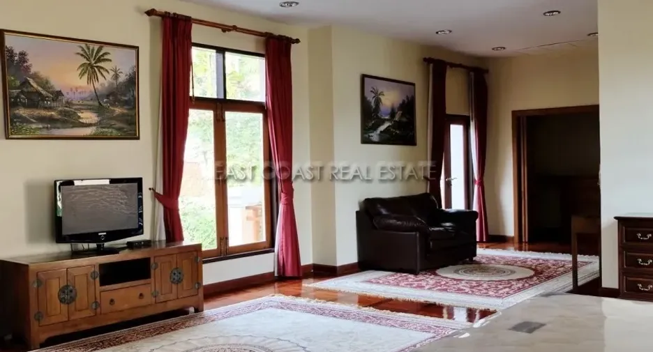 For sale 3 bedrooms house in Na Jomtien, Pattaya