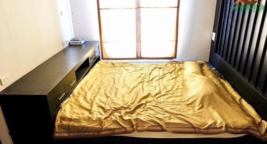 Casa adosada en venta de 3 habitaciones en Lat Phrao, Bangkok