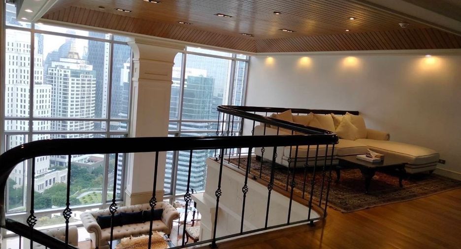 Condo en alquiler y en venta de 4 habitaciones en Pathum Wan, Bangkok
