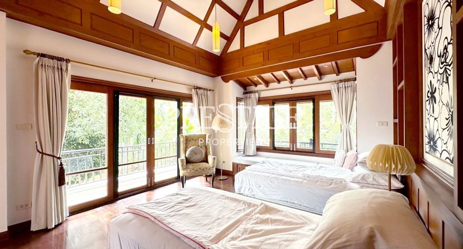 For rent and for sale 4 bedrooms house in Jomtien, Pattaya