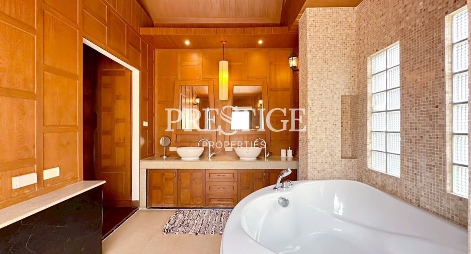 For rent and for sale 4 bedrooms house in Jomtien, Pattaya