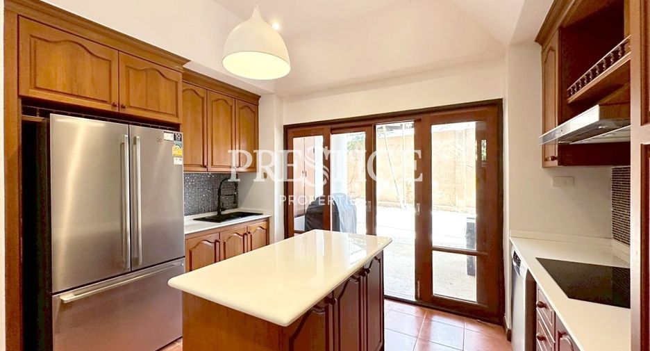 For rent and for sale 4 bedrooms house in Jomtien, Pattaya