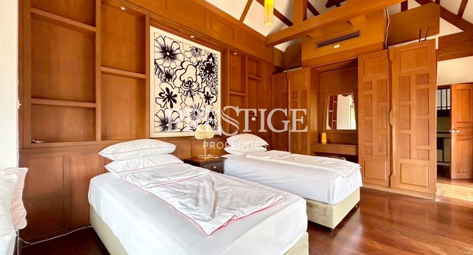 For rent and for sale 4 bedrooms house in Jomtien, Pattaya