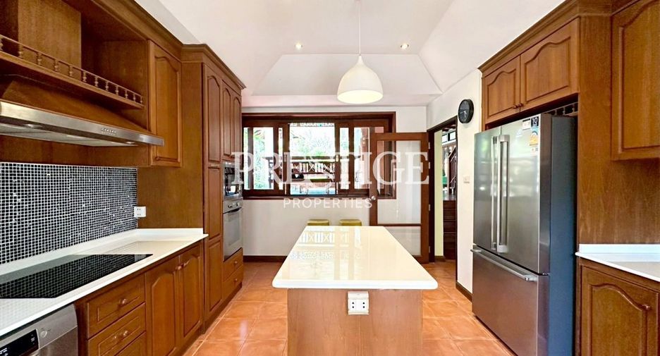For rent and for sale 4 bedrooms house in Jomtien, Pattaya