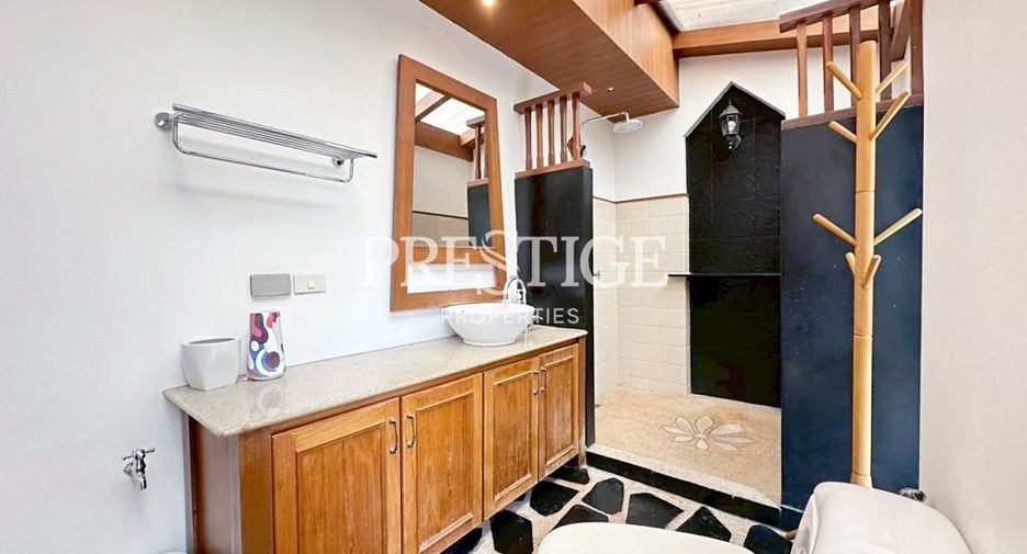 For rent and for sale 4 bedrooms house in Jomtien, Pattaya