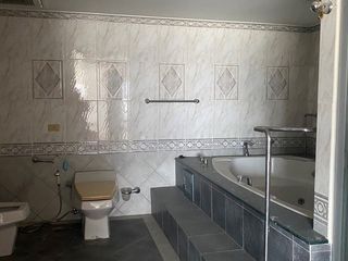 For sale 4 bedrooms condo in Khlong Toei, Bangkok