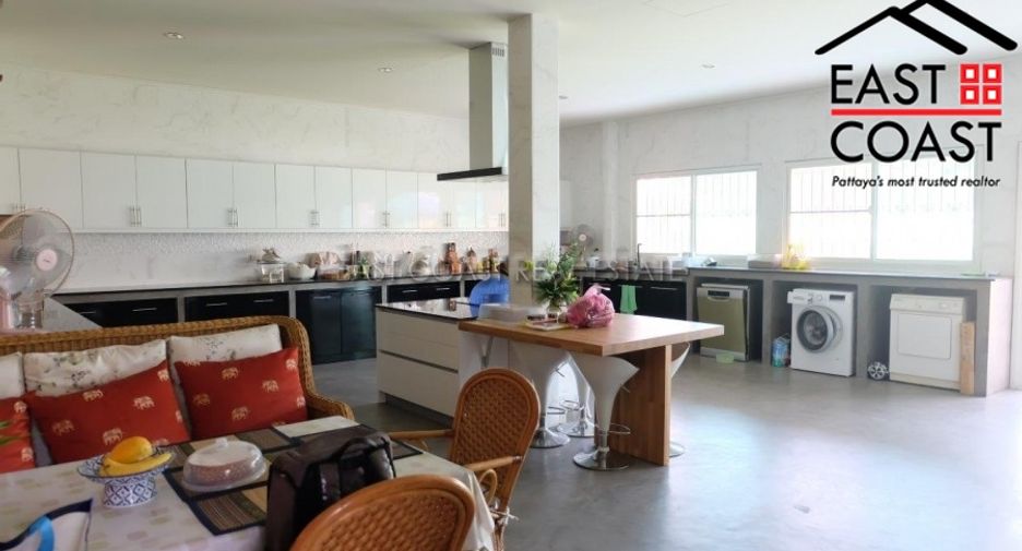 Casa en venta de 6 habitaciones en Bang Lamung, Chonburi