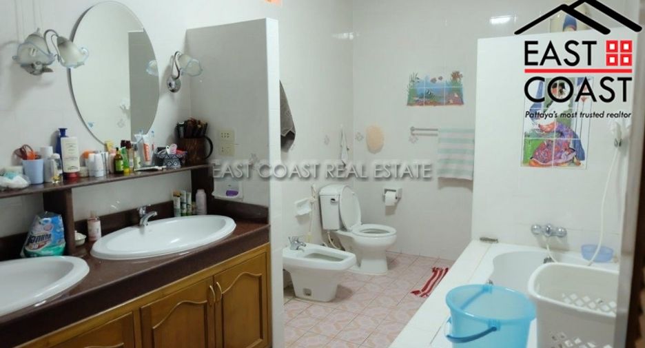 Casa en venta de 6 habitaciones en Bang Lamung, Chonburi