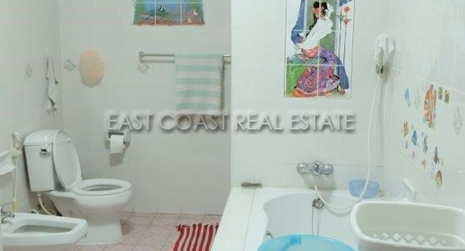 Casa en venta de 6 habitaciones en Bang Lamung, Chonburi