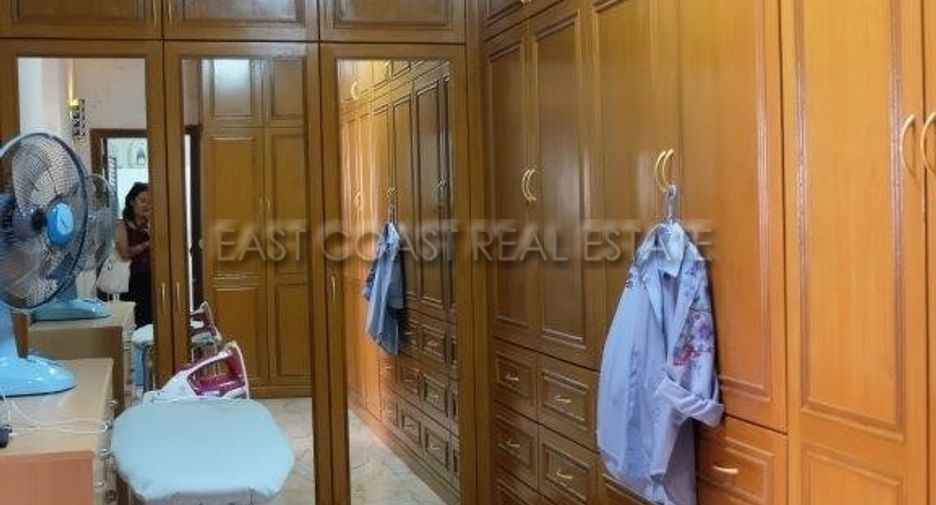 Casa en venta de 6 habitaciones en Bang Lamung, Chonburi
