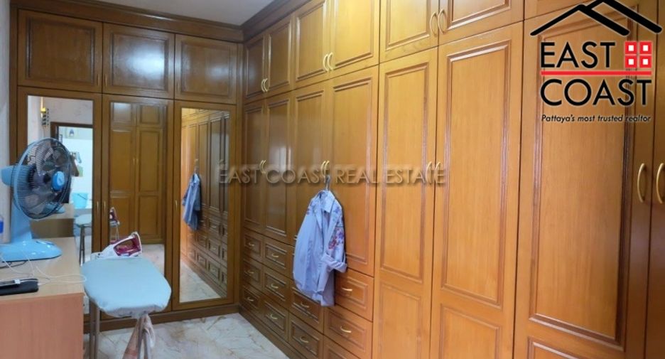 Casa en venta de 6 habitaciones en Bang Lamung, Chonburi